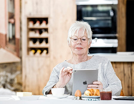 Ergebnis des Fotoshootings: Leserin mit iPad